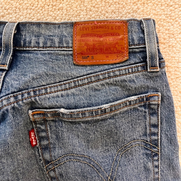 501 Levis Ripped Jeans - Picture 4 of 4